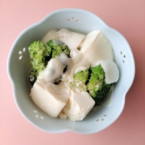 ブロッコリーと豆腐とチーズ